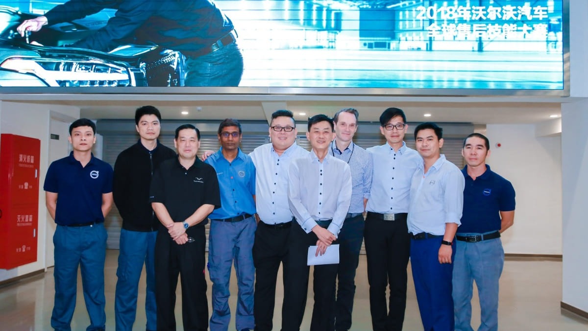 Anh. Đoàn Xuân Trường, CEO và Founder của Topcar-tuning với 10 năm kinh nghiệm trong ngành xe sang và siêu xe, từng làm tại các hãng xe nổi tiếng như Porsche, Volvo.