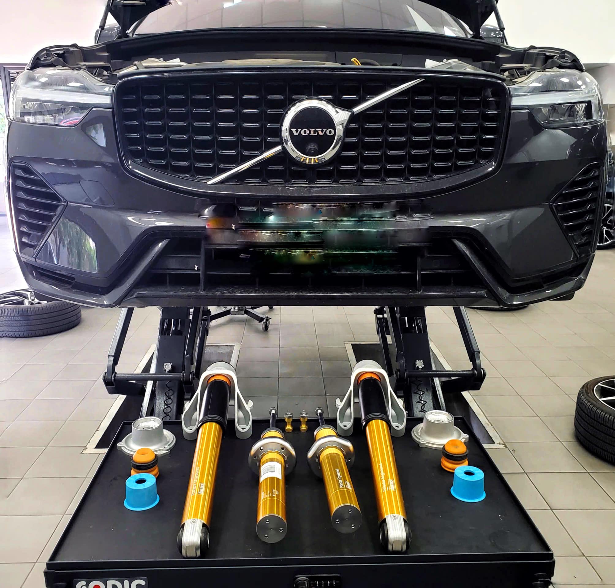 Thay phuộc Ohlins trên Volvo XC60