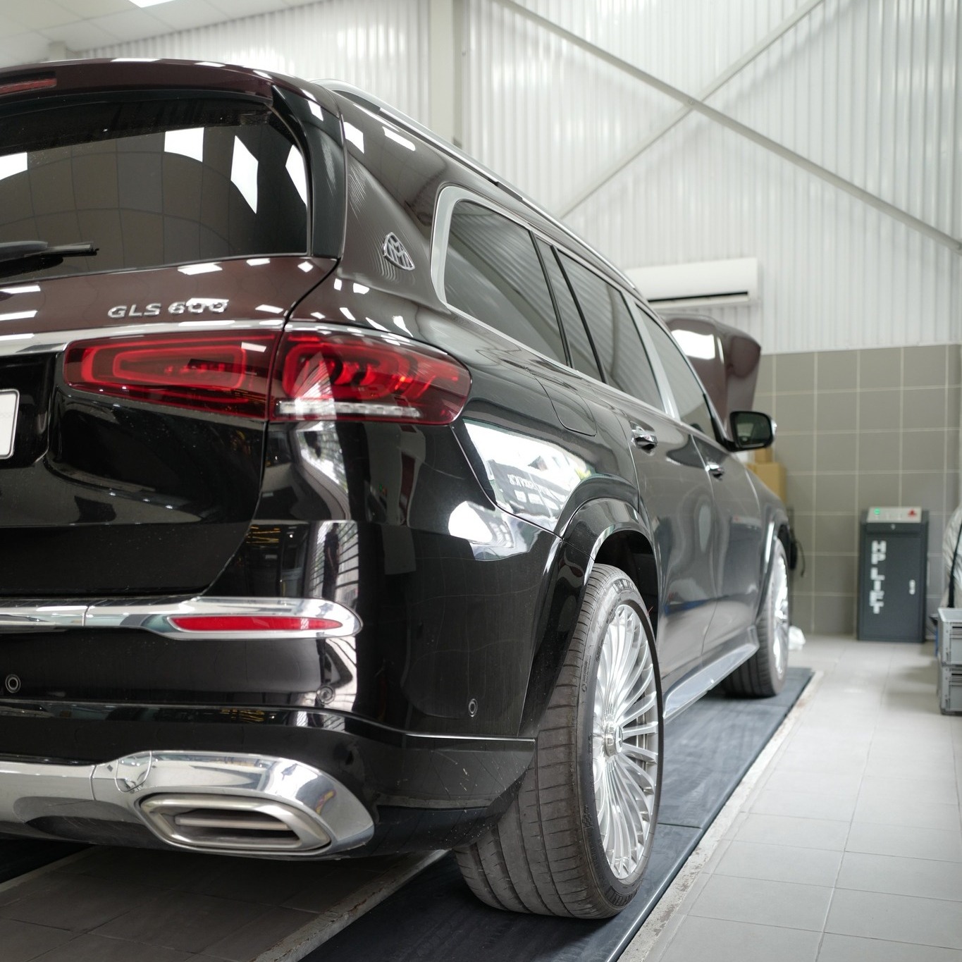 Bảo dưỡng định kì Mercedes GLS 600 Maybach