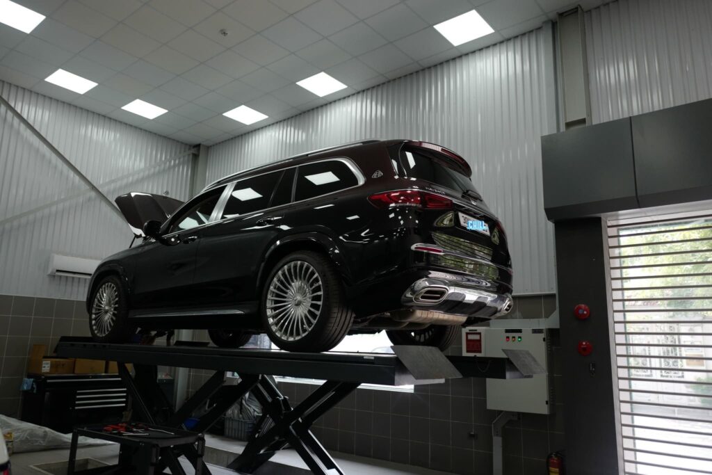 Topcar-tuning đơn vị chuyên sửa chữa, nâng cấp và bảo dưỡng ôtô cao cấp Bảo dưỡng định kỳ Mercedes GLS 600 Maybach thực hiện bởi đội ngũ Topcar-tuning