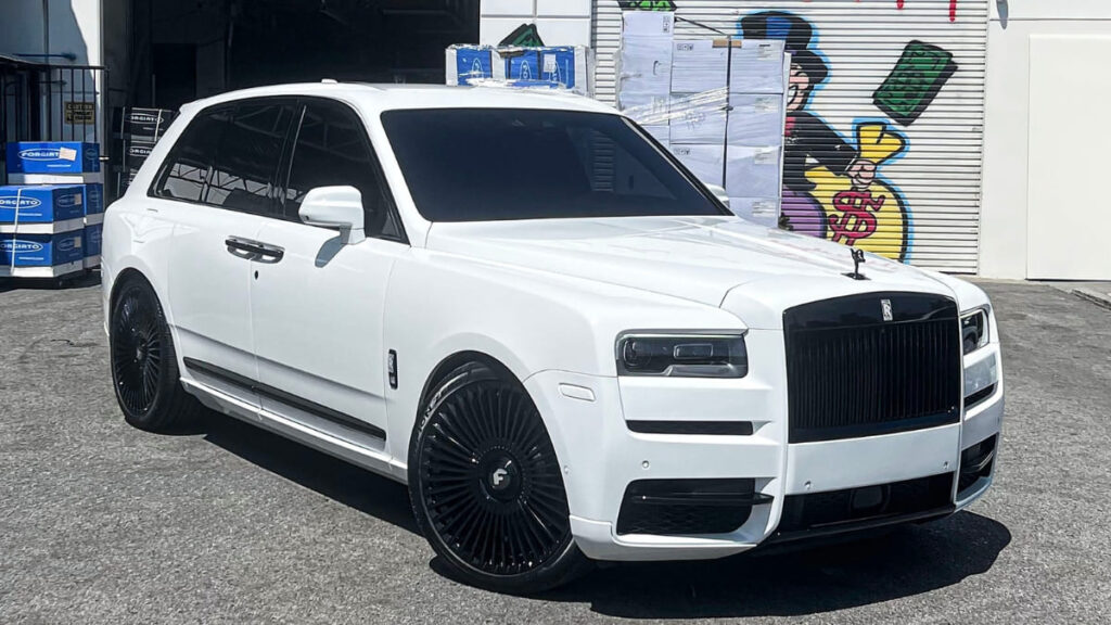 Mâm xe Trimestre-M thuộc dòng Monoleggera của Forgiato thiết kế theo yêu cầu dành cho Rollroyce Cullinan
