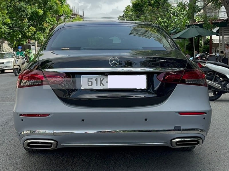 xe Mercedes E-Class sau khi độ body kit Maybach