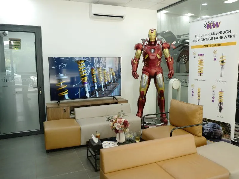 Khu vực phòng chờ tại Topcar-tuning