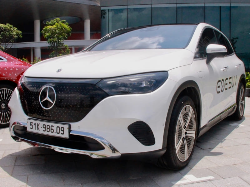 Mercedes EQE SUV 2023