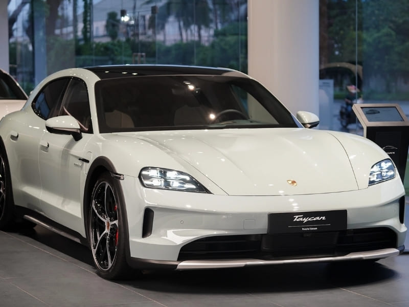 Porsche Taycan 2024