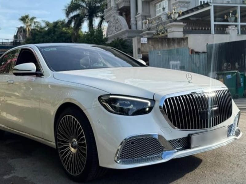 mercedes E class độ maybach