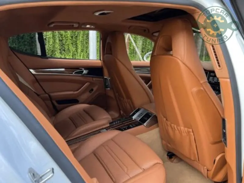 Nội thất xe Porsche với ghế da Nappa