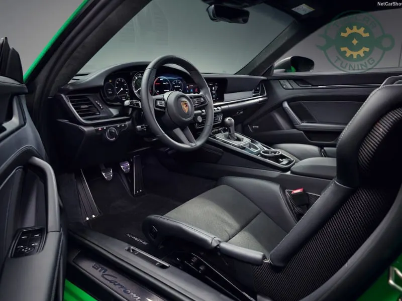 Nội thất của Porsche 911 Carrera với chất liệu Race-Tex làm chủ đạo